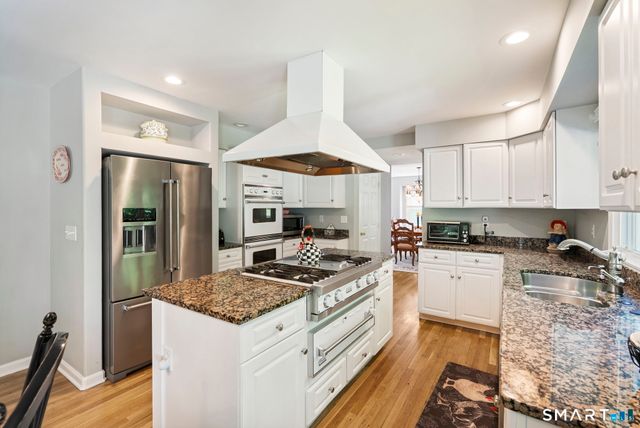 151 Lantern Park Lane South, Southbury, CT 06488