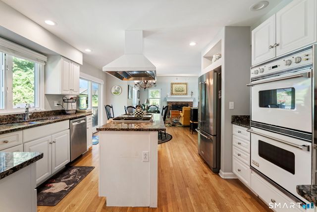 151 Lantern Park Lane South, Southbury, CT 06488