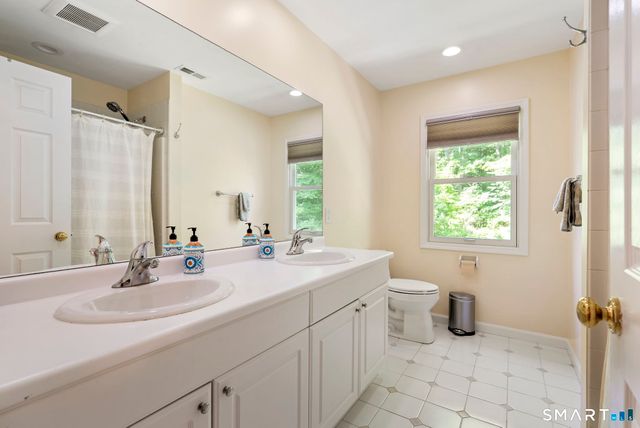 151 Lantern Park Lane South, Southbury, CT 06488