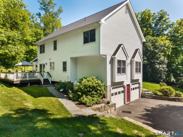 151 Lantern Park Lane South, Southbury, CT 06488