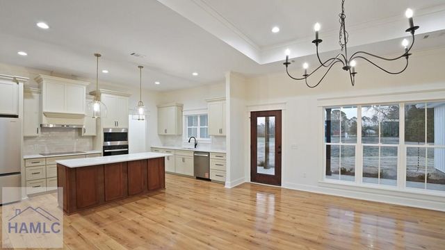 112 Foxwood Drive, Odum, GA 31555