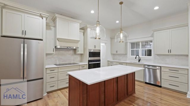 112 Foxwood Drive, Odum, GA 31555