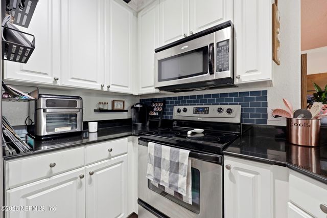 8539 GATE Parkway W 629, Jacksonville, FL 32216
