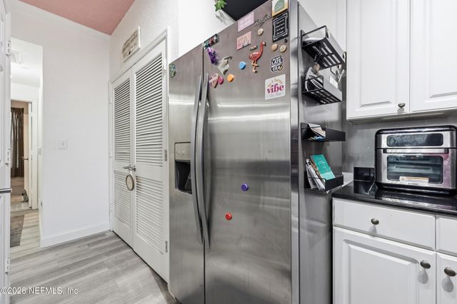 8539 GATE Parkway W 629, Jacksonville, FL 32216