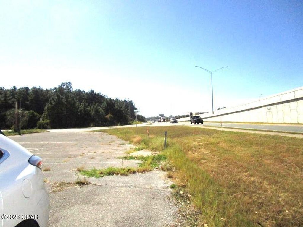 Image 10 of property listing at 7413 Front Beach Road, Panama City Beach, FL 32407