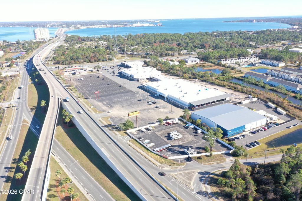 Image 8 of property listing at 7413 Front Beach Road, Panama City Beach, FL 32407