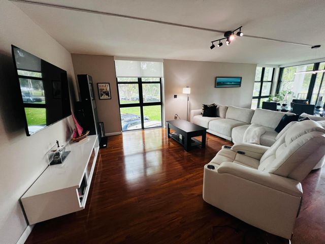 1201 River Reach Drive 110, Fort Lauderdale, FL 33315