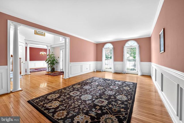 1316 W SEMINARY AVE, Lutherville Timonium, MD 21093