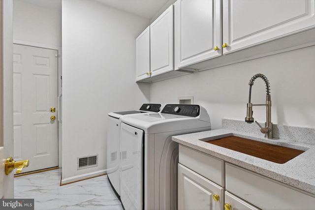 1316 W SEMINARY AVE, Lutherville Timonium, MD 21093