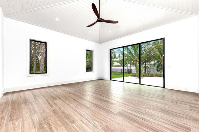 Xxx 75th Way N, Palm Beach Gardens, FL 33418