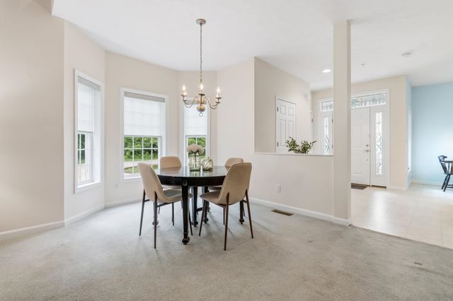 34 Mammoth Rd Unit 25, Hooksett, NH 03106