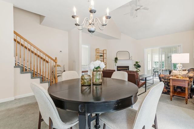 34 Mammoth Rd Unit 25, Hooksett, NH 03106