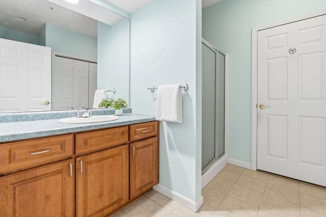 34 Mammoth Rd Unit 25, Hooksett, NH 03106