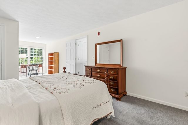 34 Mammoth Rd Unit 25, Hooksett, NH 03106