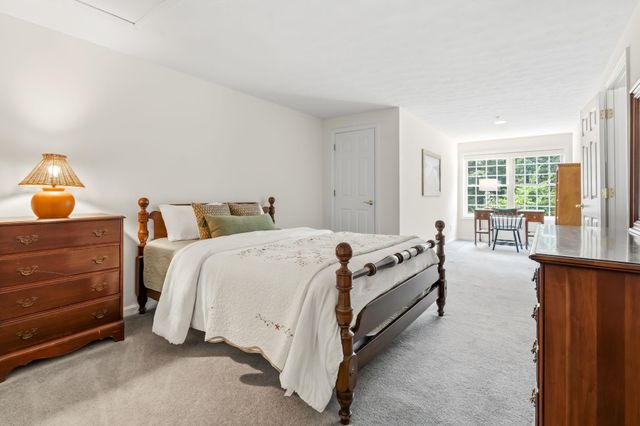 34 Mammoth Rd Unit 25, Hooksett, NH 03106