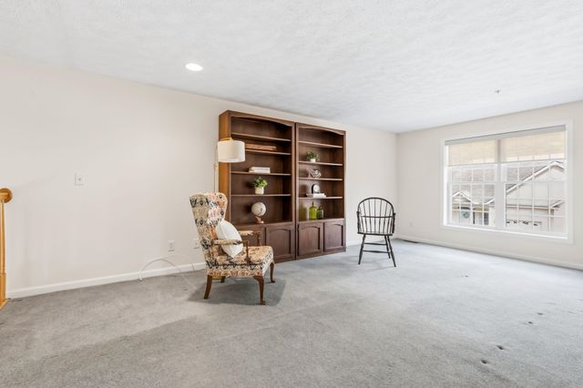34 Mammoth Rd Unit 25, Hooksett, NH 03106