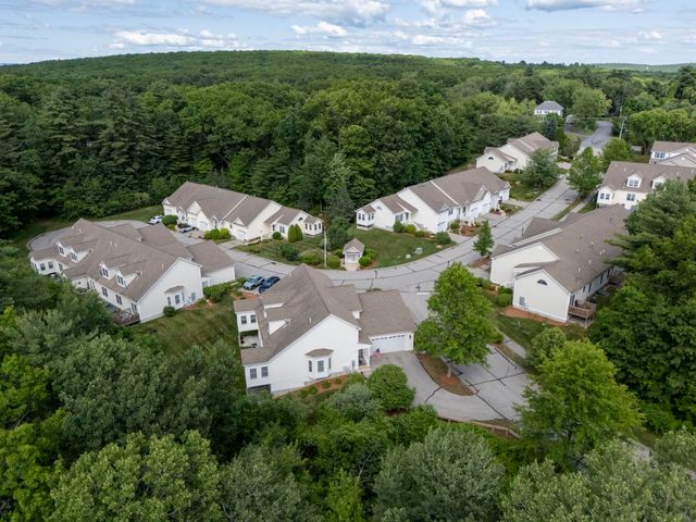 34 Mammoth Rd Unit 25, Hooksett, NH 03106