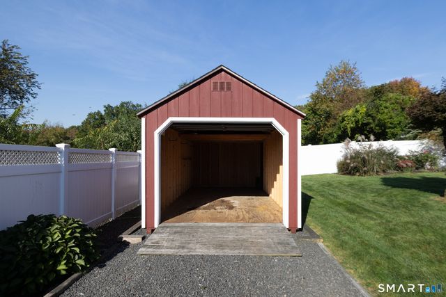 27 Kodak Street, Waterbury, CT 06704