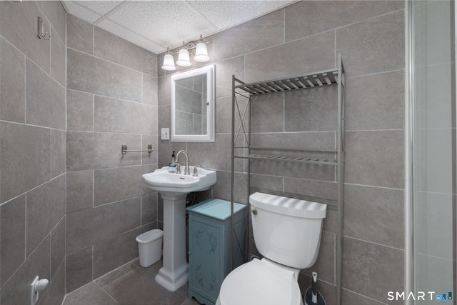 27 Kodak Street, Waterbury, CT 06704
