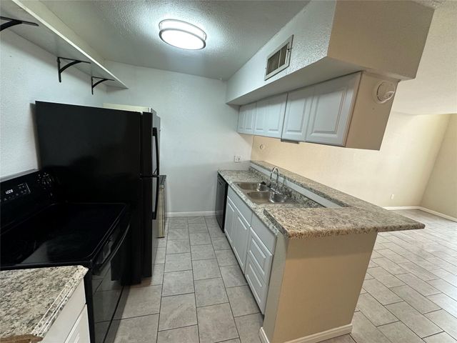 16120 Stuebner Airline Road 202, Spring, TX 77379