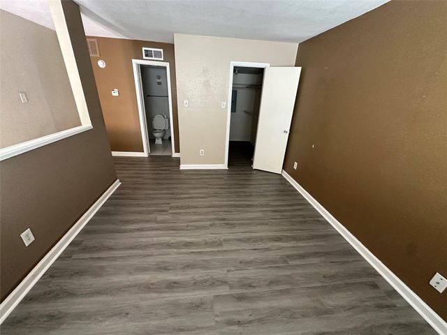 16120 Stuebner Airline Road 202, Spring, TX 77379