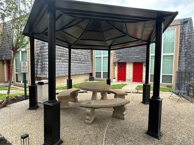 16120 Stuebner Airline Road 202, Spring, TX 77379