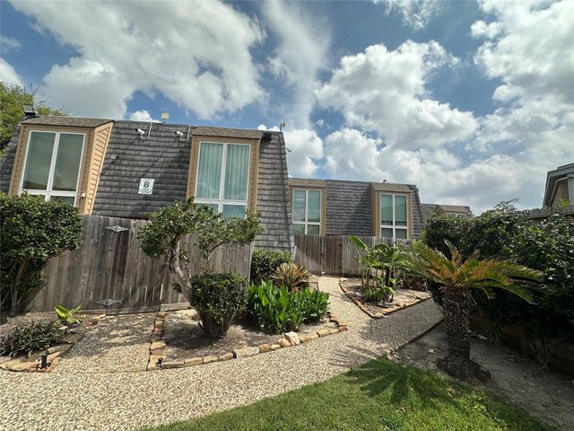 16120 Stuebner Airline Road 202, Spring, TX 77379