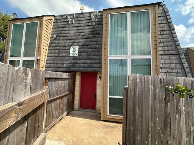 16120 Stuebner Airline Road 202, Spring, TX 77379