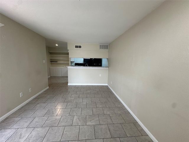 16120 Stuebner Airline Road 202, Spring, TX 77379