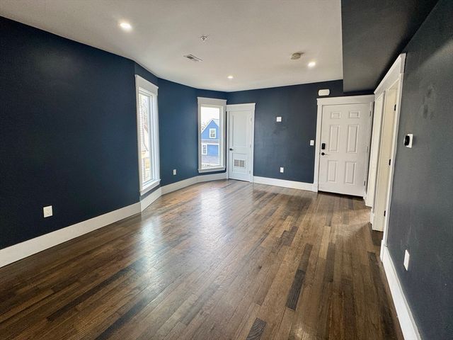 567 Park St 3, Boston, MA 02124