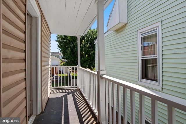60 E MAPLE ST, Dallastown, PA 17313