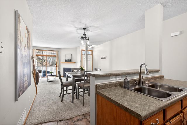 17975 Cobblestone Way, Eden Prairie, MN 55347