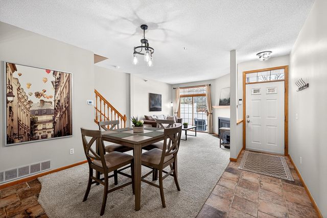 17975 Cobblestone Way, Eden Prairie, MN 55347