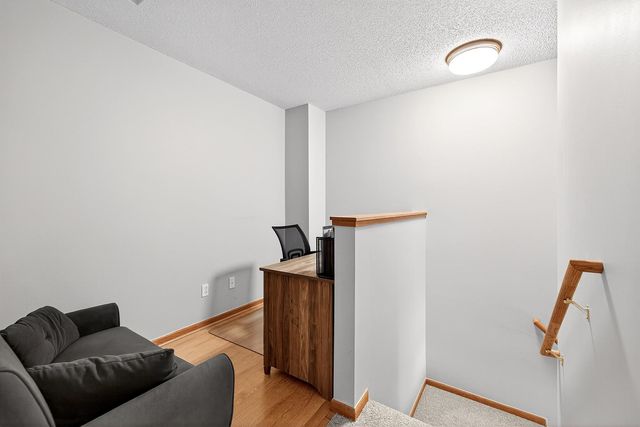 17975 Cobblestone Way, Eden Prairie, MN 55347