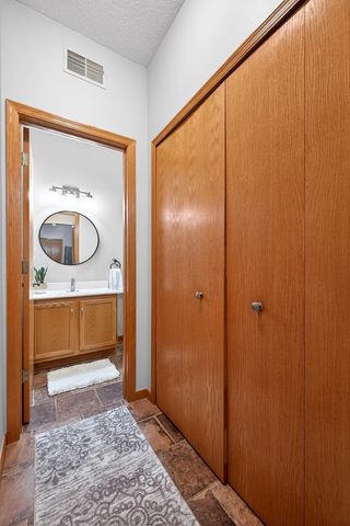 17975 Cobblestone Way, Eden Prairie, MN 55347