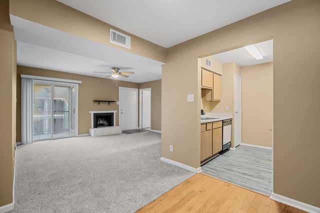 18515 Egret Bay Boulevard 1208, Webster, TX 77058