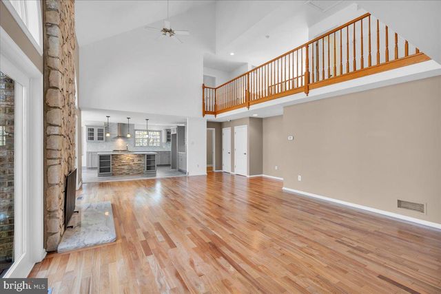 5 HAMILTON CT, Southampton, NJ 08088