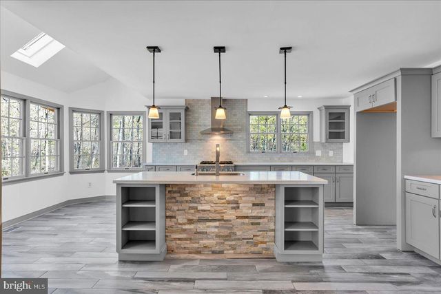 5 HAMILTON CT, Southampton, NJ 08088