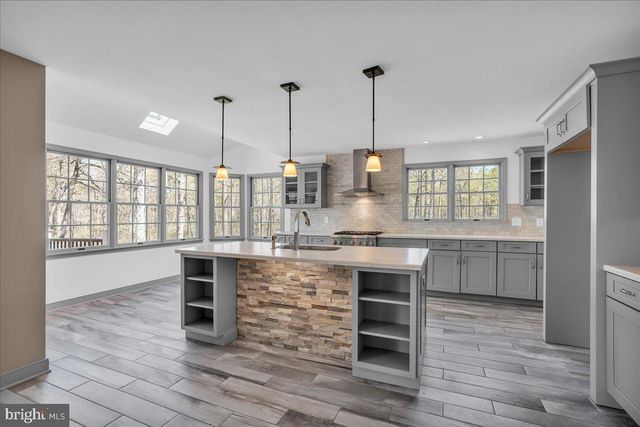 5 HAMILTON CT, Southampton, NJ 08088