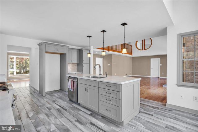 5 HAMILTON CT, Southampton, NJ 08088