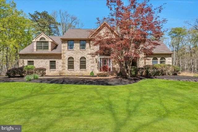 5 HAMILTON CT, Southampton, NJ 08088