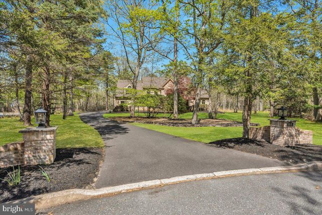 5 HAMILTON CT, Southampton, NJ 08088