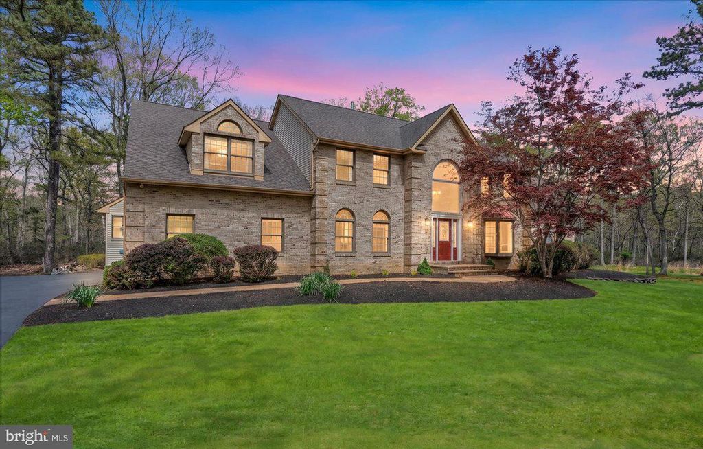 5 HAMILTON CT, Southampton, NJ 08088