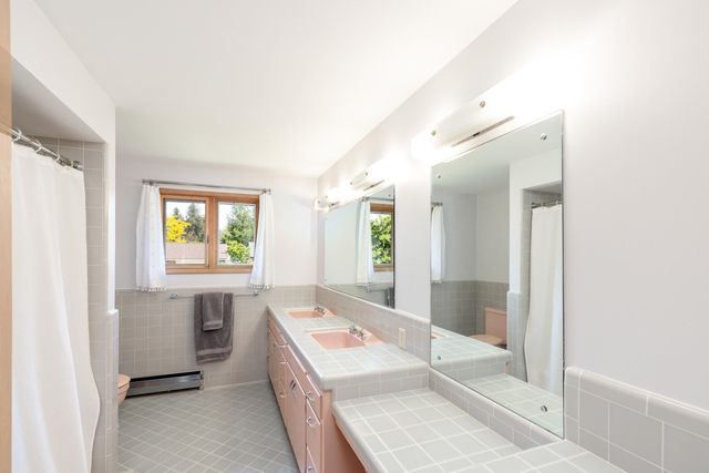 4056 S Madelia St, Spokane, WA 99203