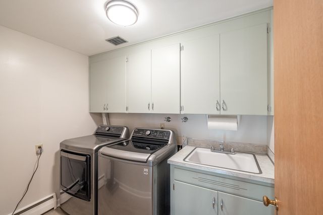4056 S Madelia St, Spokane, WA 99203