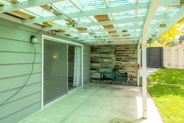 4056 S Madelia St, Spokane, WA 99203