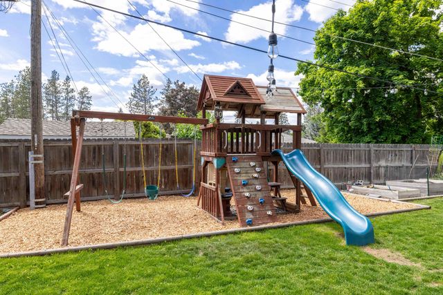 4056 S Madelia St, Spokane, WA 99203
