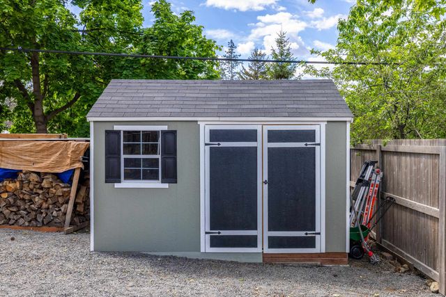 4056 S Madelia St, Spokane, WA 99203