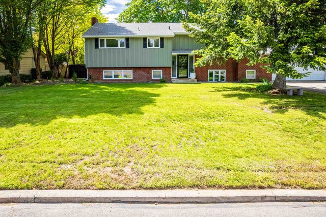 4056 S Madelia St, Spokane, WA 99203