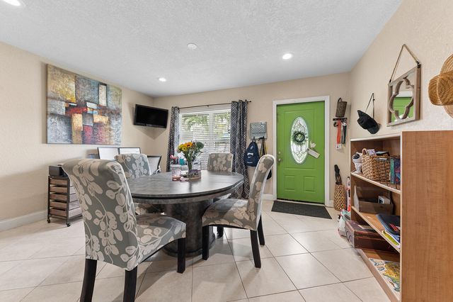 415 SW 7th Court, Boynton Beach, FL 33435